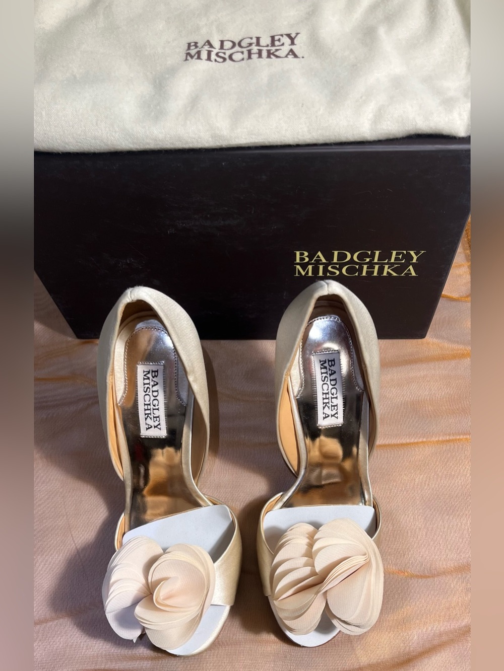 Badgley Mischka Women’s Size 7 Randall Cream Floral Satin Peep-Toe Heels